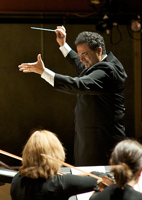 Bahman Saless conducting the Boulder Chamber Orchestra in April 2005